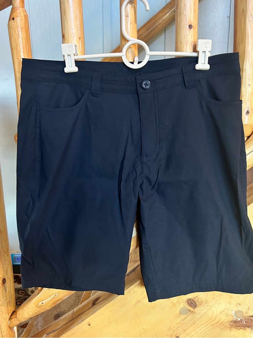 Women’s Eddie Bauer Horizon Bermuda Black Performance Shorts - size 14
